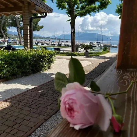 Villaggio Turistico Dei Tigli פארק נופש 3*