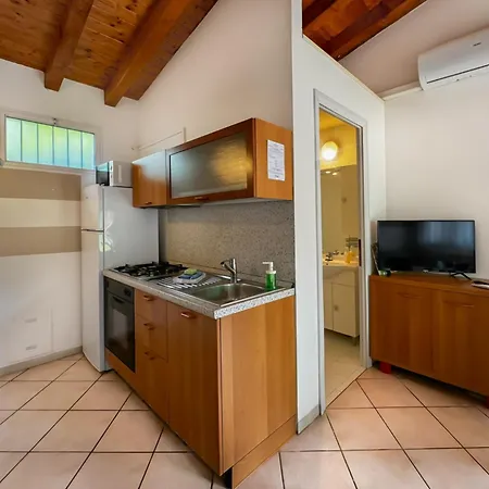 Villaggio Turistico Dei Tigli 3*