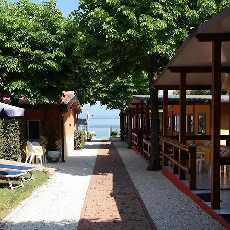 Villaggio Turistico Dei Tigli 3*