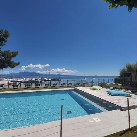 Üdülőpark Villaggio Turistico Dei Tigli Padenghe sul Garda