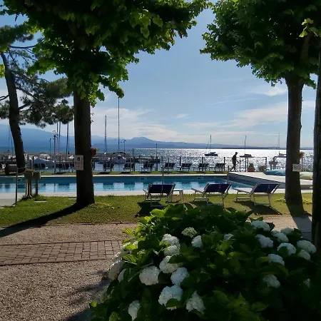 Villaggio Turistico Dei Tigli Padenghe sul Garda