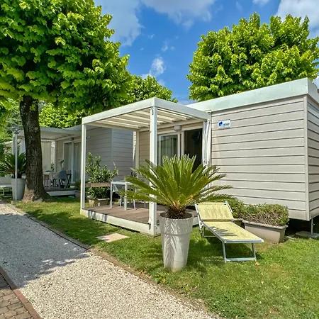 Villaggio Turistico Dei Tigli Üdülőpark Padenghe sul Garda