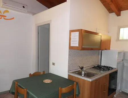 Villaggio Turistico Dei Tigli Üdülőpark Padenghe sul Garda